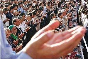 برگزاری نماز عید فطر به امامت حجت الاسلام تیموری در کیاسر