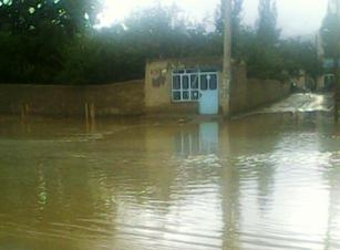 تصاویر سیل،تگرگ و ترافیک محور کیاسر-سمنان در بخش چهاردانگه