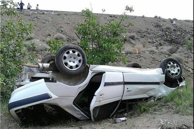 سه مصدوم بر اثر واژگونی پژو پارس در محور ساری – کیاسر